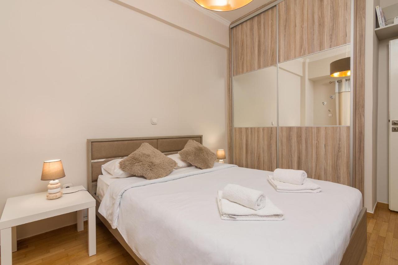 Beautiful And Spacious Apartment In Pagrati Athens Exterior photo