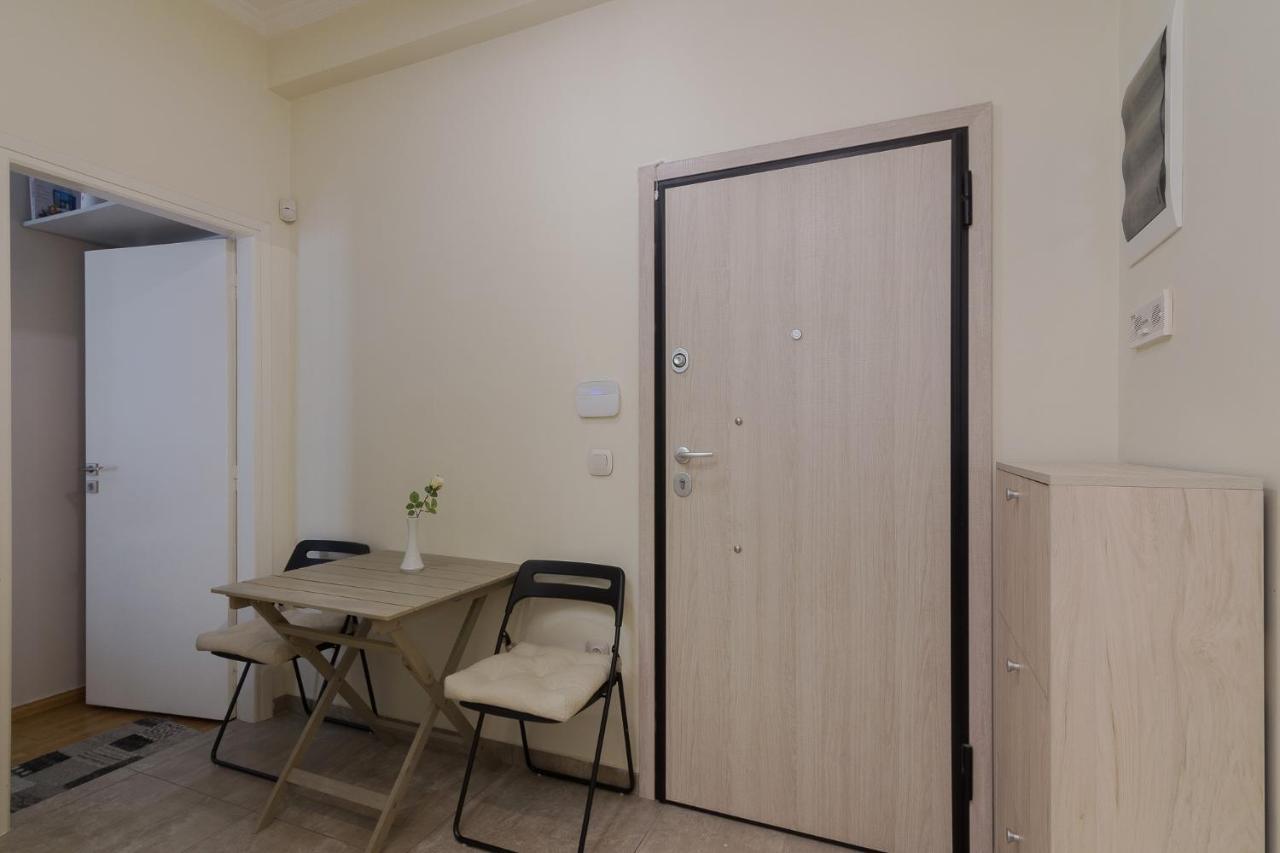 Beautiful And Spacious Apartment In Pagrati Athens Exterior photo